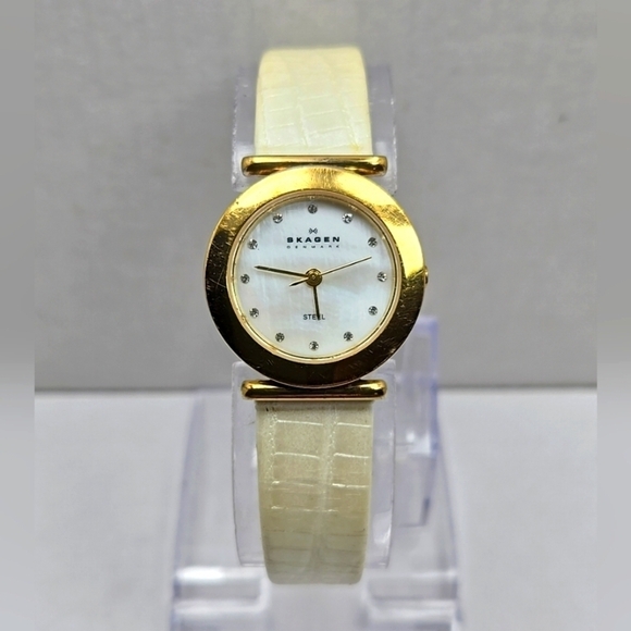 Skagen Accessories - Skagen 107SGLW Gold Tone Watch White Leather Strap Crystal Dial New Battery 25mm